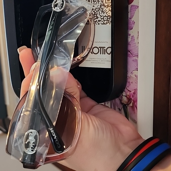 Coach Grey Burgundy Gradient sunglasses - Picture 2 of 6